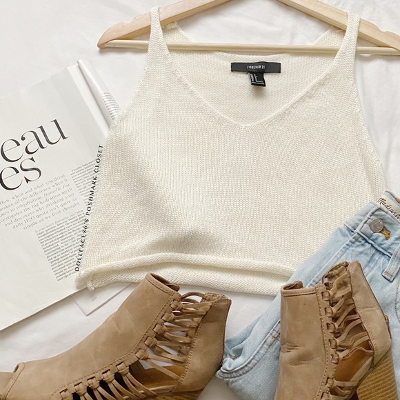 Off White Fitted Knit Cropped V-Neck Tank Top - Picture 2 of 6